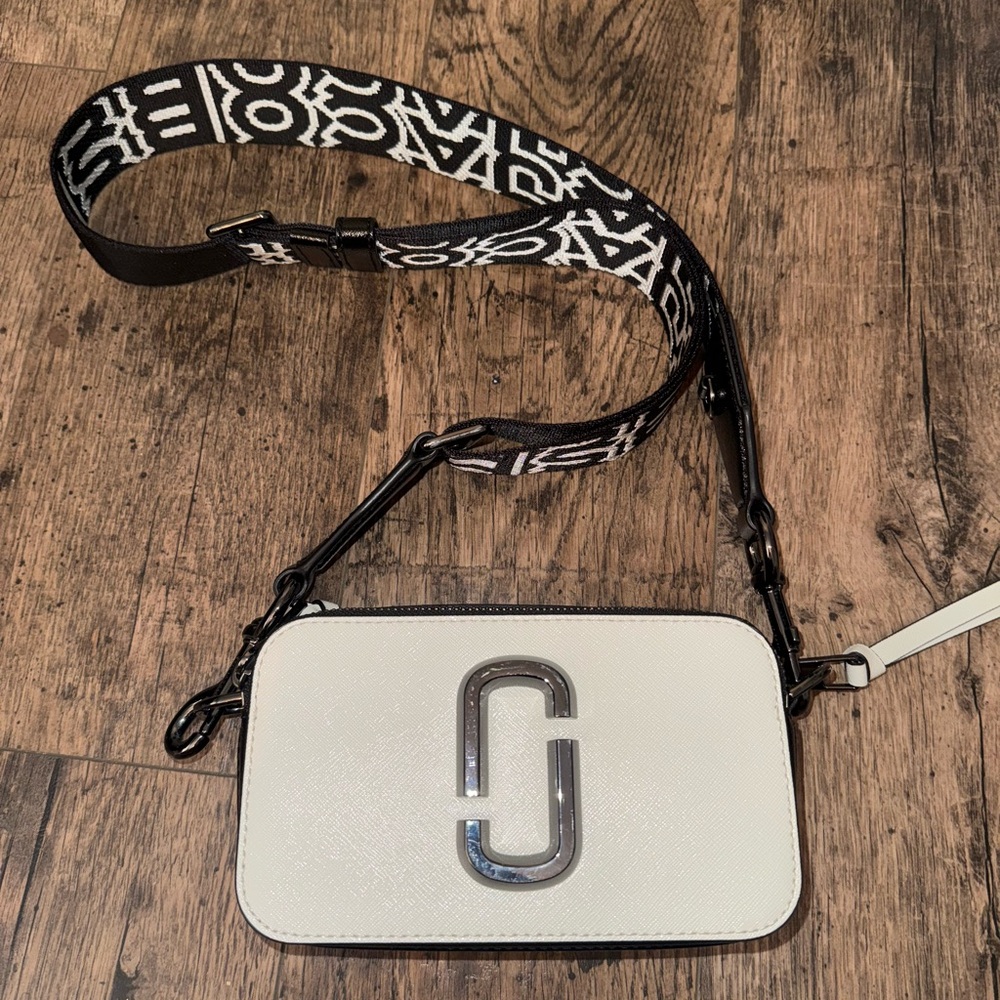 Marc Jacobs White and Black Crossbody Bag with Geometric Strap